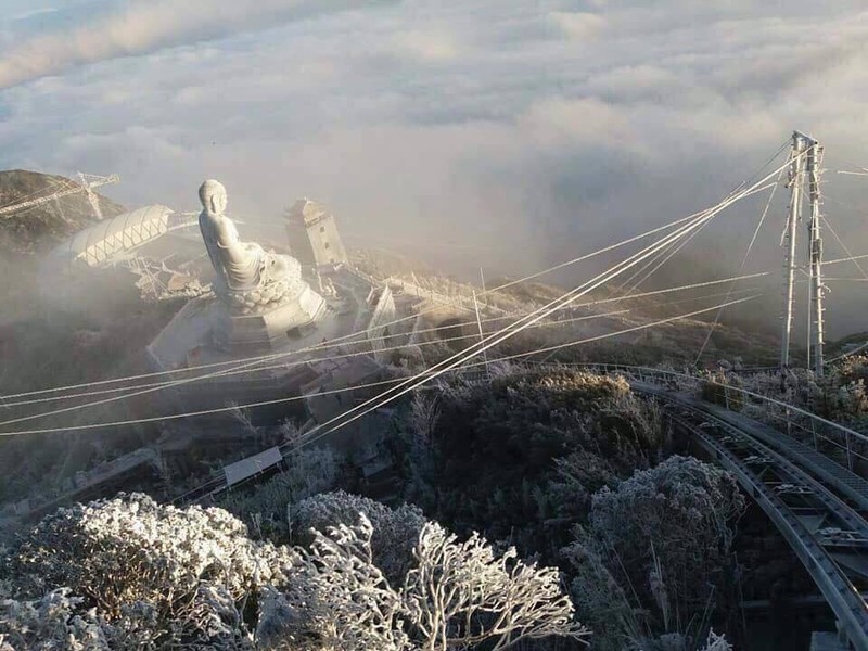 Fansipan huyền ảo băng tuyết trong nắng sớm khiến dân mạng sôi sục ảnh 6