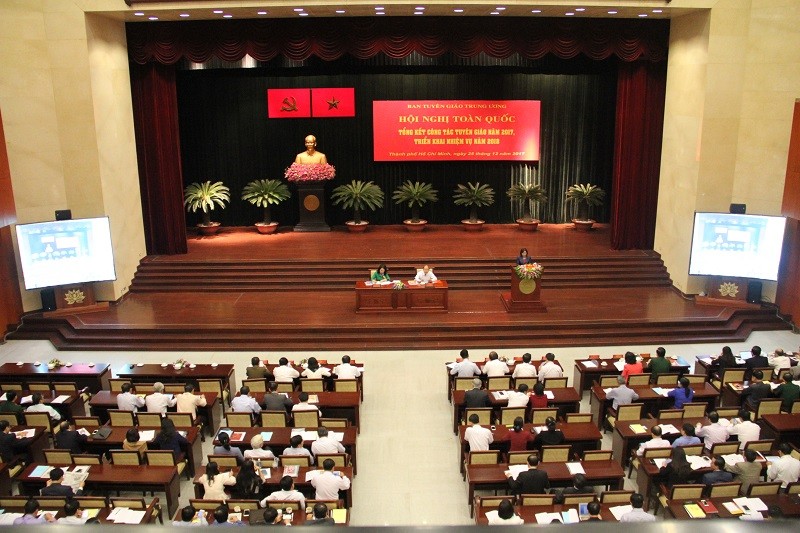 Người ta “ném đá” nhau bằng những từ ngữ báng bổ nhất trên MXH ảnh 1