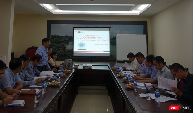 Phiên họp lần thứ nhất của Hội đồng bình chọn “Sản phẩm an toàn thông tin chất lượng cao” và “Dịch vụ an toàn thông tin  tiêu biểu”  năm 2018 đã được tổ chức tại Hà Nội.