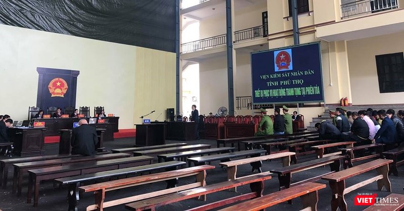 Toàn cảnh phiên tòa xét xử sáng nay (24/11).