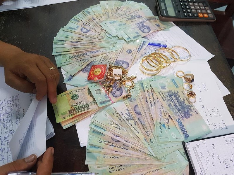 Tang vật thu giữ được của vụ án. Tang vật thu giữ được của vụ án.