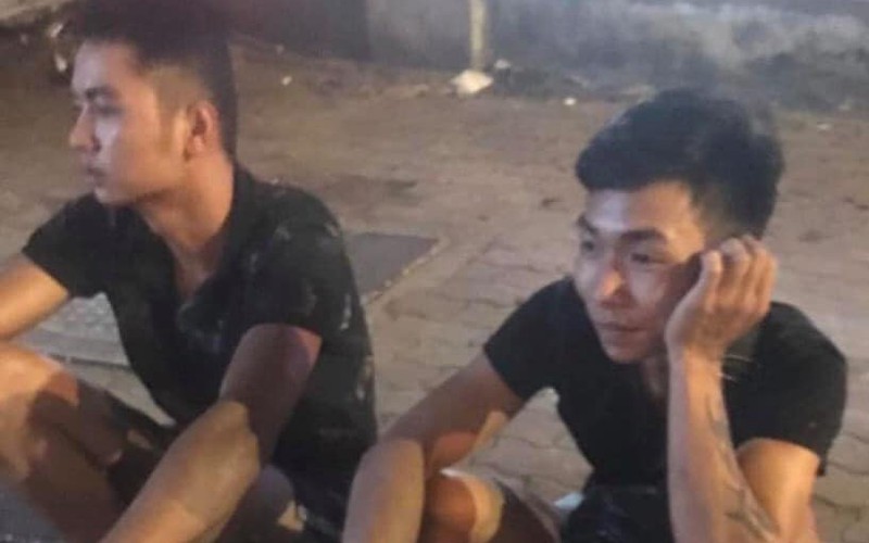 Hai nghi phạm trong bức ảnh nạn nhân chụp trước khi thực hiện cuốc xe.