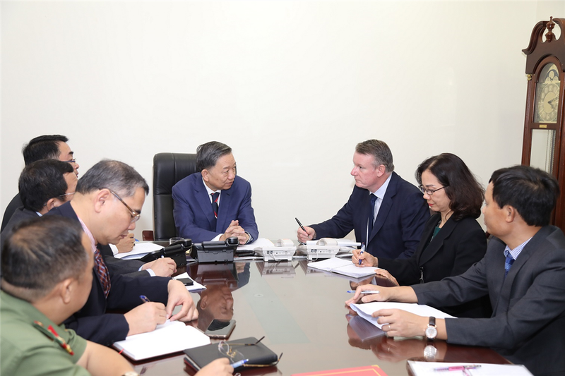 Vụ 39 người tử vong trong container ở Anh: Bộ Công an sẵn sàng cử đoàn công tác sang Anh ảnh 2 Vụ 39 người tử vong trong container ở Anh: Bộ Công an sẵn sàng cử đoàn công tác sang Anh ảnh 2