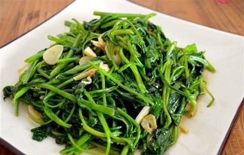 Rau lang xào tỏi: Món ngon đầu đông, thuốc quý cho cả nhà