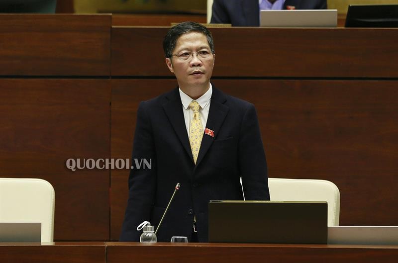 Bộ trưởng Bộ Công Thương Trần Tuấn Anh trong phiên đăng đàn trả lời chất vấn hôm nay (7/11).