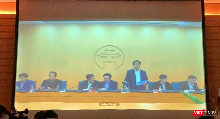 Ảnh chụp màn hình trực tuyến từ phòng họp tại trụ sở UBND TP. Hà Nội. Ảnh: Khôi Việt