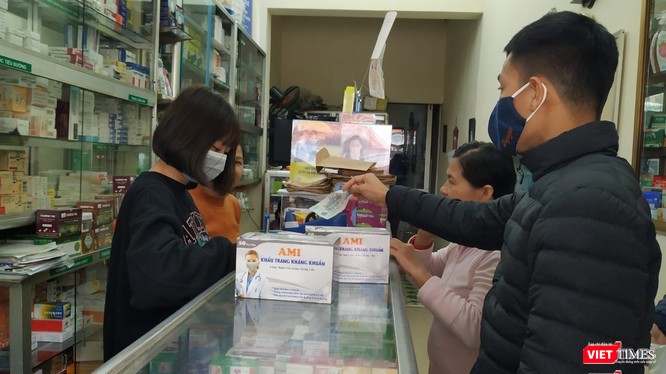 Việt Nam có đủ nguồn nguyên liệu sản xuất khẩu trang y tế và quần áo chống dịch?