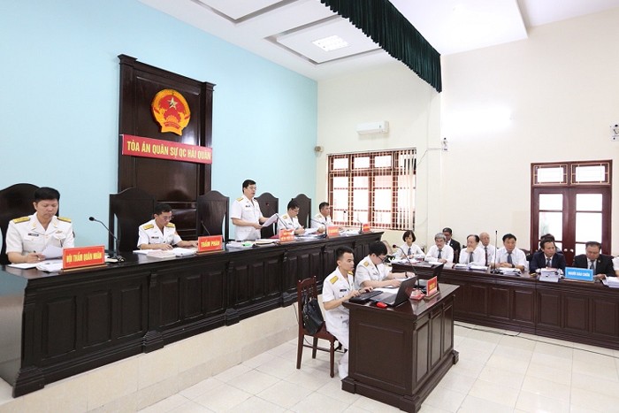 Hội đồng xét xử phiên tòa sáng nay (18/5). Ảnh: BQP