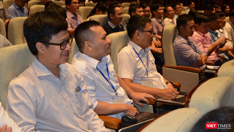 100 cán bộ CNTT trong mỗi Bộ, ngành, địa phương đang trở thành "hạt nhân" về Chính phủ điện tử. Ảnh: Thu Hiền.