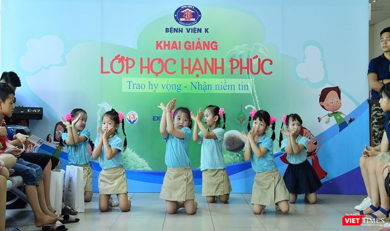 Lớp học hạnh phúc "trao hi vọng, nhận niềm tin" Lớp học hạnh phúc "trao hi vọng, nhận niềm tin"