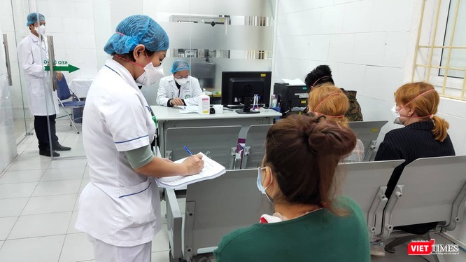 Hà Nội huy động xã hội hóa trong mua sắm bộ kít xét nghiệm COVID-19 ảnh 2 Ít nhất 187 người trở thành F1, F2 của nhân viên xe buýt mắc COVID-19