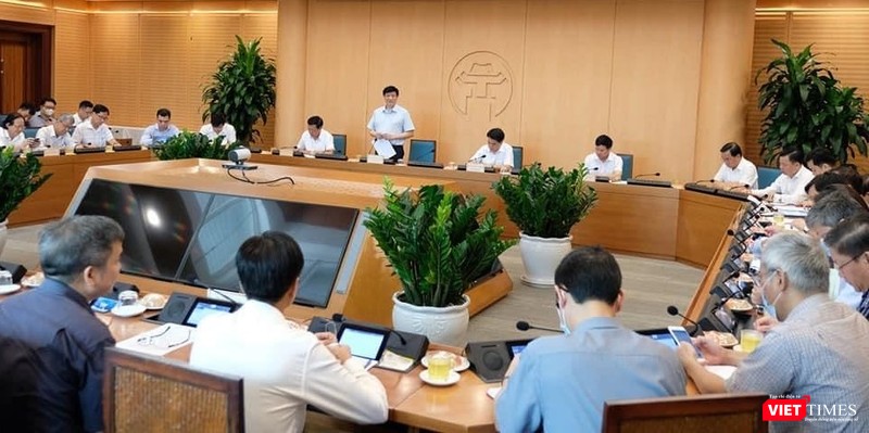 Quyền Bộ trưởng Bộ Y tế Nguyễn Thanh Long cùng đoàn công tác của Bộ Y tế đã làm việc với UBND TP Hà Nội về công tác chống dịch trên địa bàn vào sáng ngày 8/8.