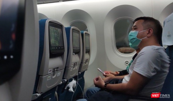 Người nhập cảnh Việt Nam cần cài đặt ứng dụng khai báo y tế điện tử nào?