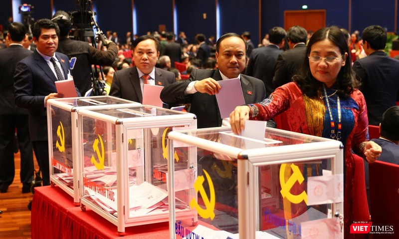 Hôm nay (30/1), Đại hội Đảng XIII làm việc tại Hội trường cả ngày để tiến hành bỏ phiếu bầu cử Ban Chấp hành Trung ương khóa XIII.