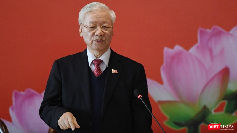 Tổng Bí thư Nguyễn Phú Trọng bày tỏ: "Sắp tới nhiệm vụ rất lớn, nặng nề, khó khăn phức tạp, nguy cơ, nhiều diễn biến phức tạp mà ta hay nói là chưa lường hết được".