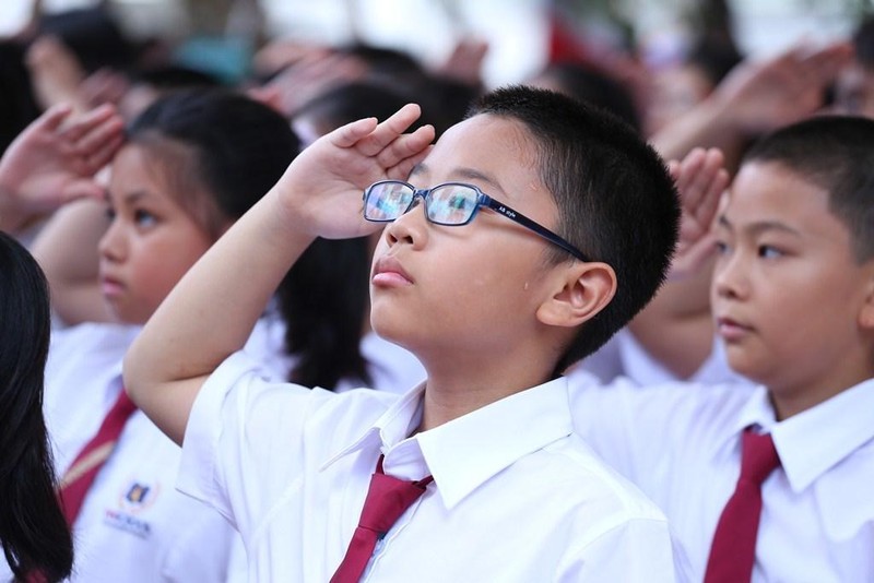 Trẻ em Việt Nam được lớn lên trong môi trường giáo dục đậm tính lý tưởng.