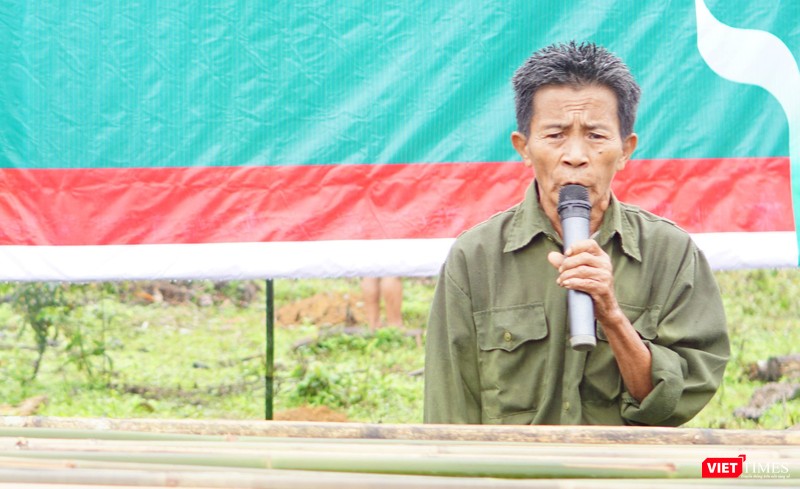 Ông Cao Văn Dụng - Già làng Kẻ Bản - bày tỏ niềm vui của bà con nơi đây khi dự án chính thức được thực hiện. Ông Cao Văn Dụng - Già làng Kẻ Bản - bày tỏ niềm vui của bà con nơi đây khi dự án chính thức được thực hiện.