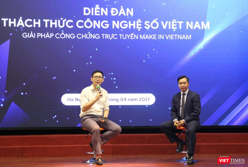 Ông Trần Quốc Bảo - CEO Công ty cổ phần Dịch vụ công chứng trực tuyến CCOL - trong cuộc tranh biện với báo chí tại "Diễn đàn Công nghệ số Việt Nam". Ông Trần Quốc Bảo - CEO Công ty cổ phần Dịch vụ công chứng trực tuyến CCOL - trong cuộc tranh biện với báo chí tại "Diễn đàn Công nghệ số Việt Nam".