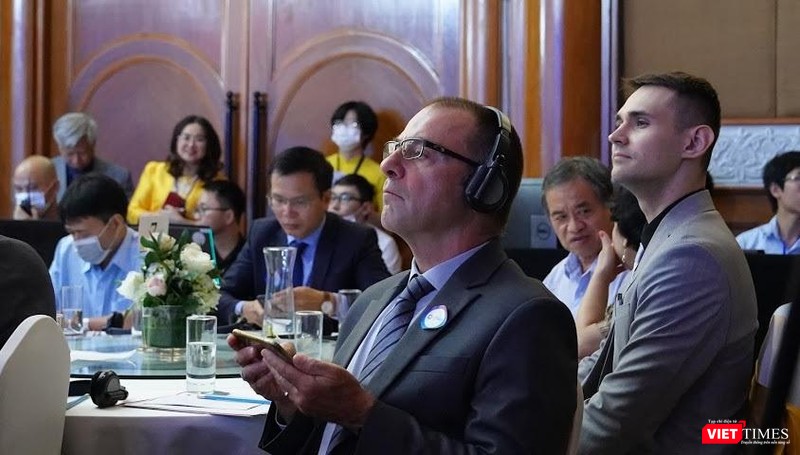 Diễn đàn có sự tham gia của các đại sứ, đại biện các quốc gia tại Việt Nam; đại diện các tổ chức xúc tiến thương mại, hiệp hội doanh nghiệp nước ngoài.