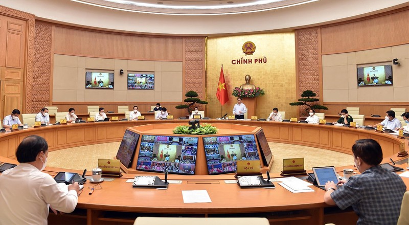Toàn cảnh phiên họp trực tuyến của Thủ tướng với các bộ ngành, các địa phương.
