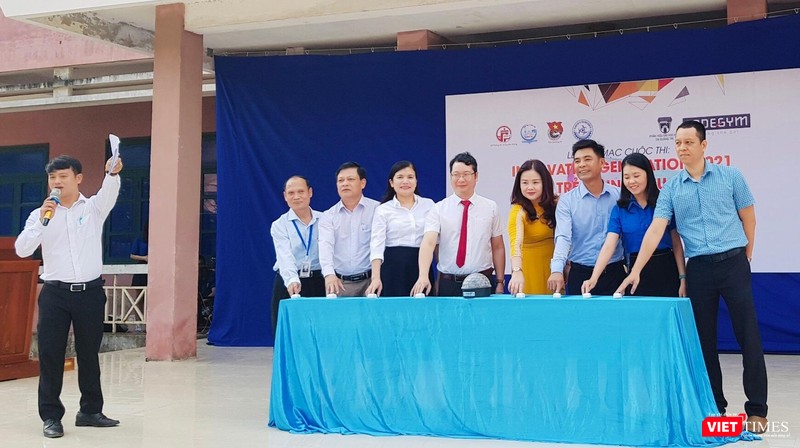 Cuộc thi Thế hệ sáng tạo được sự hỗ trợ của các chuyên gia nhiều kinh nghiệm trong lĩnh vực lập trình - Ảnh chụp tại lễ Khai mạc cuộc thi Cuộc thi Thế hệ sáng tạo được sự hỗ trợ của các chuyên gia nhiều kinh nghiệm trong lĩnh vực lập trình - Ảnh chụp tại lễ Khai mạc cuộc thi