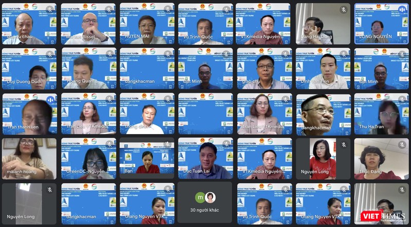 Các tổ chức, cá nhân tham dự lễ phát động vừa diễn ra sáng nay (23/8).