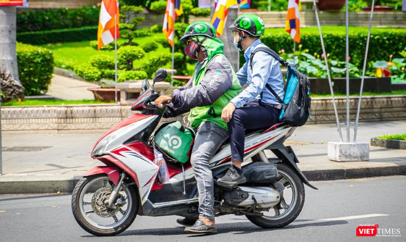 Gojek gửi thông báo trong đêm 17/11 về việc mở lại dịch vụ xe ôm công nghệ - Ảnh minh họa.