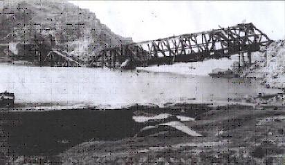 Trận địch đánh sập cầu Hàm Rồng vẫn là một nỗi day dứt những người lính đã nhiều năm gắn bó với nhịp cầu.