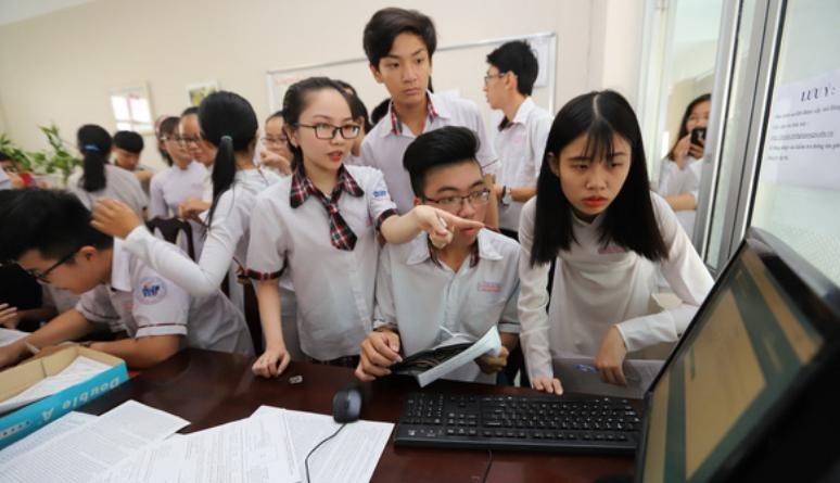 Đến nay đã có 20/63 tỉnh thành phố đang chính thức sử dụng dịch vụ tuyển sinh đầu cấp của VNPT với khoảng 4.500 cơ sở giáo dục, giúp 360.000 phụ huynh học sinh tiết kiệm thời gian, chi phí. Đến nay đã có 20/63 tỉnh thành phố đang chính thức sử dụng dịch vụ tuyển sinh đầu cấp của VNPT với khoảng 4.500 cơ sở giáo dục, giúp 360.000 phụ huynh học sinh tiết kiệm thời gian, chi phí.