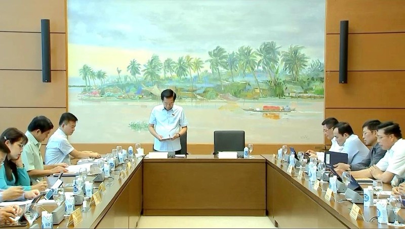 Thảo luận tại Tổ 12, gồm Đoàn đại biểu Quốc hội các tỉnh Bắc Ninh, Kiên Giang và TP.Hải Phòng. Thảo luận tại Tổ 12, gồm Đoàn đại biểu Quốc hội các tỉnh Bắc Ninh, Kiên Giang và TP.Hải Phòng.