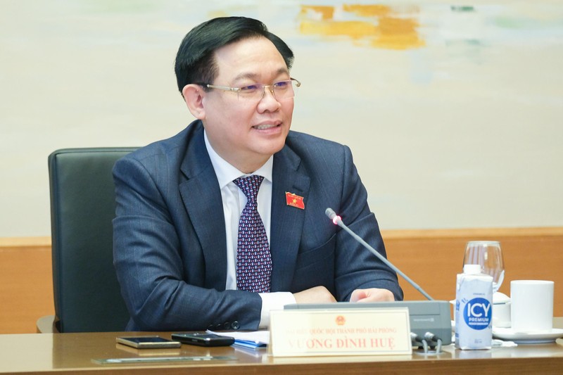 Chủ tịch Quốc hội Vương Đình Huệ tại phiên thảo luận Tổ (ngày 6/6). Chủ tịch Quốc hội Vương Đình Huệ tại phiên thảo luận Tổ (ngày 6/6).