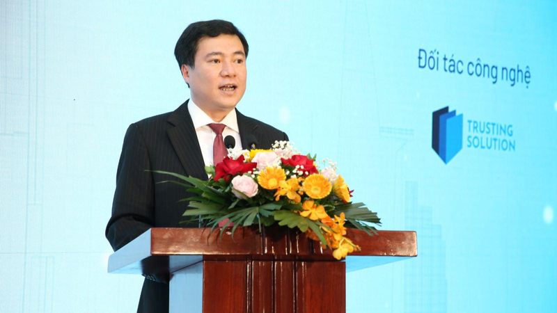 Thứ trưởng Bộ Công Thương Nguyễn Sinh Nhật Tân phát biểu tại hội nghị “Phát triển hợp đồng điện tử tại Việt Nam"