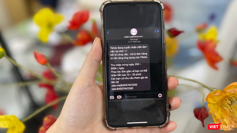 Gần đây, nhiều người dân nhận được tin nhắn với nội dung TikTok đang tuyển nhân viên làm việc tại nhà, việc nhẹ lương cao,...