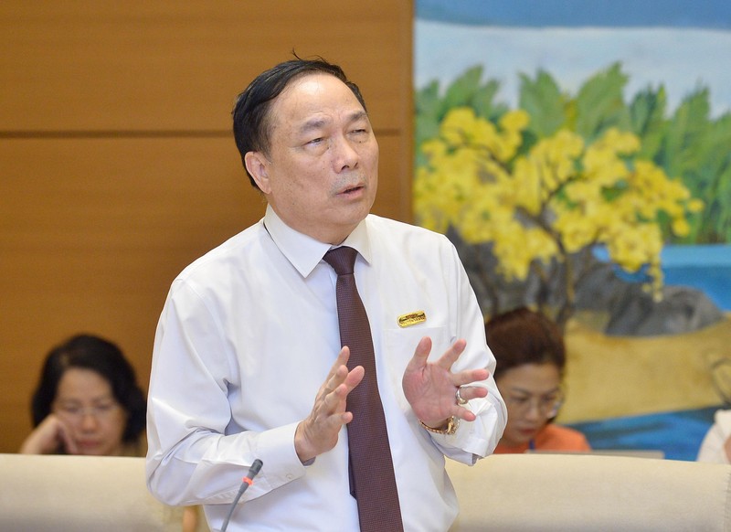 GS.TS Nguyễn Văn Đệ - Chủ tịch Hiệp hội Bệnh viện tư nhân đóng góp ý kiến nhằm hoàn thiện quy định về giá dịch vụ khám, chữa bệnh; xã hội hóa y tế; hợp tác công tư trong y tế. GS.TS Nguyễn Văn Đệ - Chủ tịch Hiệp hội Bệnh viện tư nhân đóng góp ý kiến nhằm hoàn thiện quy định về giá dịch vụ khám, chữa bệnh; xã hội hóa y tế; hợp tác công tư trong y tế.