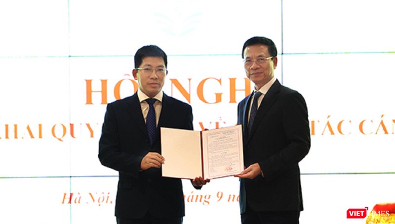 Ông Lưu Đình Phúc nhận quyết định bổ nhiệm Cục trưởng Cục Báo chí.