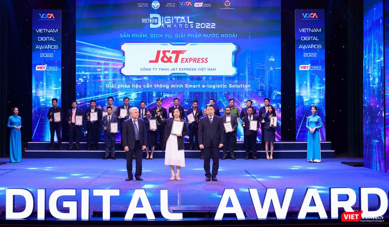 J&T Express được trao Giải thưởng Chuyển đổi số Việt Nam 2022, tại hạng mục 5 - Sản phẩm, dịch vụ, giải pháp nước ngoài.
