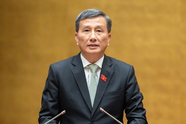 Chủ nhiệm Ủy ban Khoa học, Công nghệ và Môi trường Lê Quang Huy trình bày Báo cáo thẩm tra dự án Luật Giao dịch điện tử (sửa đổi). Chủ nhiệm Ủy ban Khoa học, Công nghệ và Môi trường Lê Quang Huy trình bày Báo cáo thẩm tra dự án Luật Giao dịch điện tử (sửa đổi).