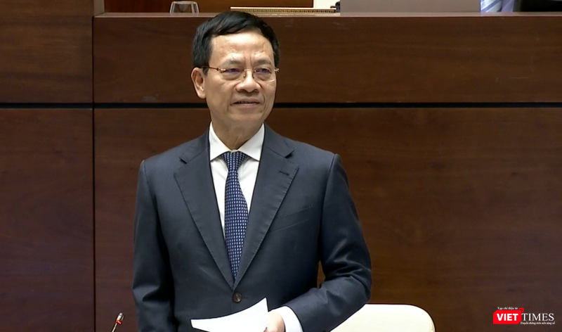 Bộ trưởng Nguyễn Mạnh Hùng trả lời chất vấn Quốc hội tại kỳ họp thứ tư, Quốc hội khóa XV.