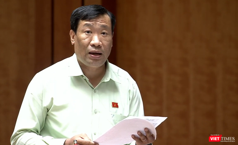 ĐBQH Thạch Phước Bình đề nghị xem xét việc tiếp tục giao UBND cấp tỉnh quyết định giá đất cụ thể. ĐBQH Thạch Phước Bình đề nghị xem xét việc tiếp tục giao UBND cấp tỉnh quyết định giá đất cụ thể.