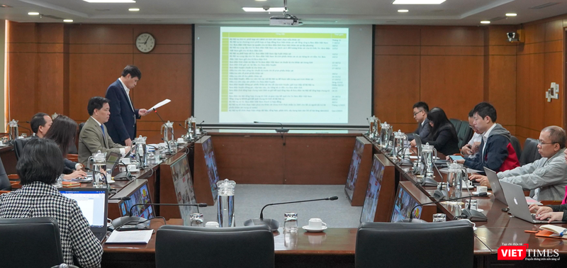 Đại diện Bộ Nội vụ khẳng định việc trả lời phiếu là hoàn toàn tự nguyện, người dân được thoải mái bày tỏ chính kiến Đại diện Bộ Nội vụ khẳng định việc trả lời phiếu là hoàn toàn tự nguyện, người dân được thoải mái bày tỏ chính kiến