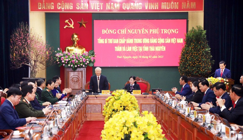 Quang cảnh buổi làm việc.