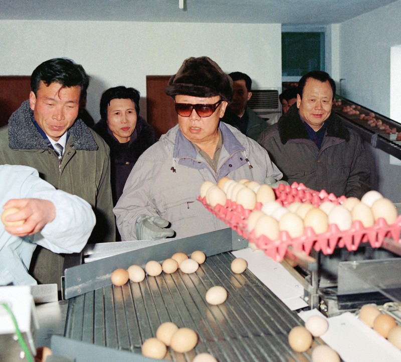 Nhà Lãnh đạo Kim Jong Il chỉ đạo tại chỗ Trại nuôi gia cầm (tháng 2 năm 2006)