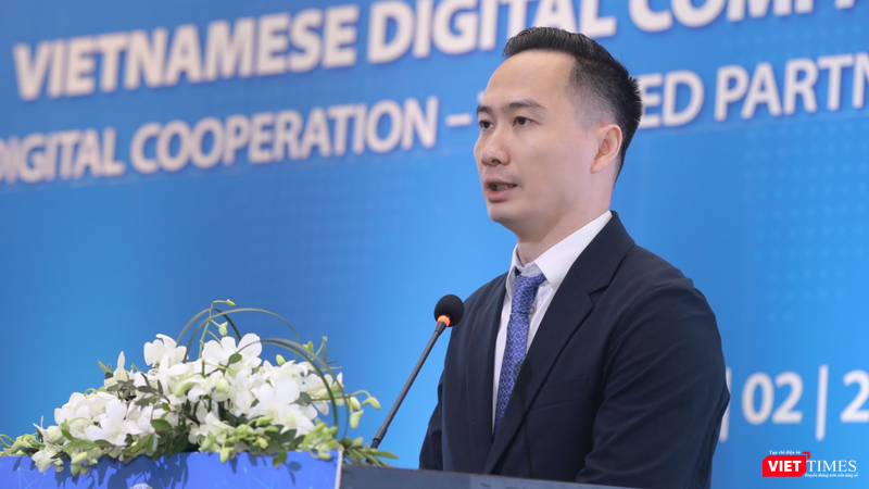 Ông Nguyễn Thiện Nghĩa phân tích nhu cầu ra thị trường quốc tế của doanh nghiệp công nghệ số Việt Nam và đề nghị các doanh nghiệp cần “đi cùng nhau”.