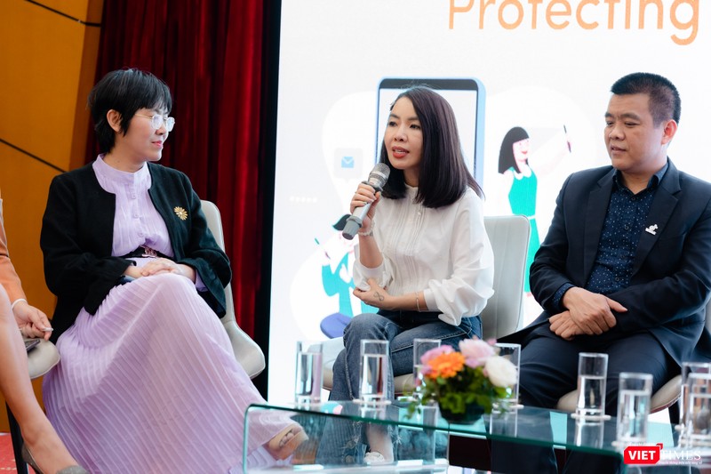 Diễn giả Phan Hồ Điệp chia sẻ tại toạ đàm.