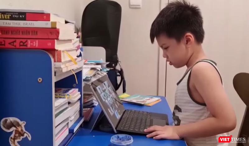 Các chuyên gia cho rằng, nhiều cha mẹ còn có xu hướng đánh giá thấp các rủi ro trực tuyến ở mọi hạng mục.