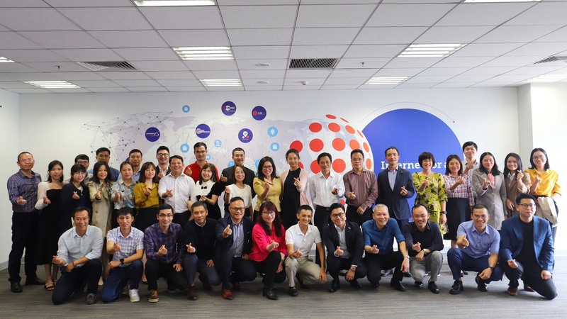 Hội nghị CEO các Nhà đăng ký tên miền ".vn" năm 2023 quy tụ lãnh đạo nhiều tổ chức, doanh nghiệp. Hội nghị CEO các Nhà đăng ký tên miền ".vn" năm 2023 quy tụ lãnh đạo nhiều tổ chức, doanh nghiệp.