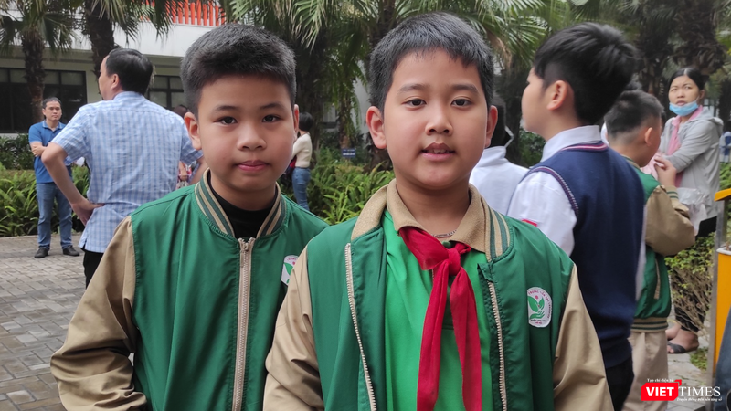 Hai em Thẩm Anh Quân và Đặng Đức Vinh - 4A1 trường Tiểu học Long Biên. Hai em Thẩm Anh Quân và Đặng Đức Vinh - 4A1 trường Tiểu học Long Biên.