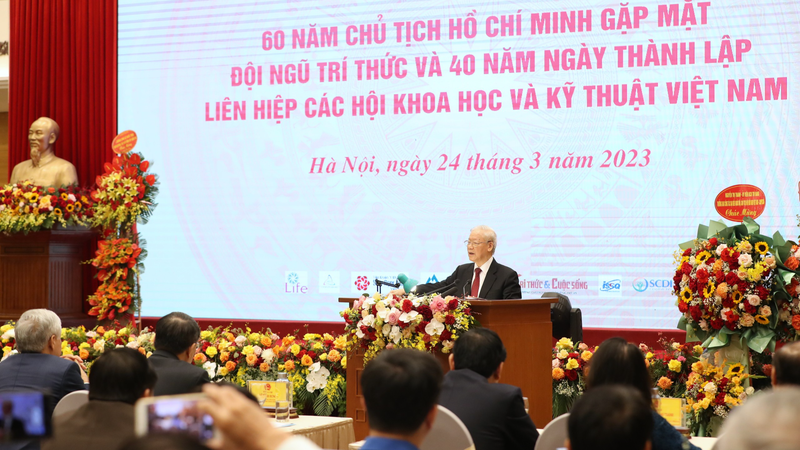 Tổng Bí thư mong muốn đội ngũ trí thức KHCN cần nỗ lực phấn đấu hơn nữa cho sự nghiệp xây dựng, phát triển nhanh và bền vững của đất nước.