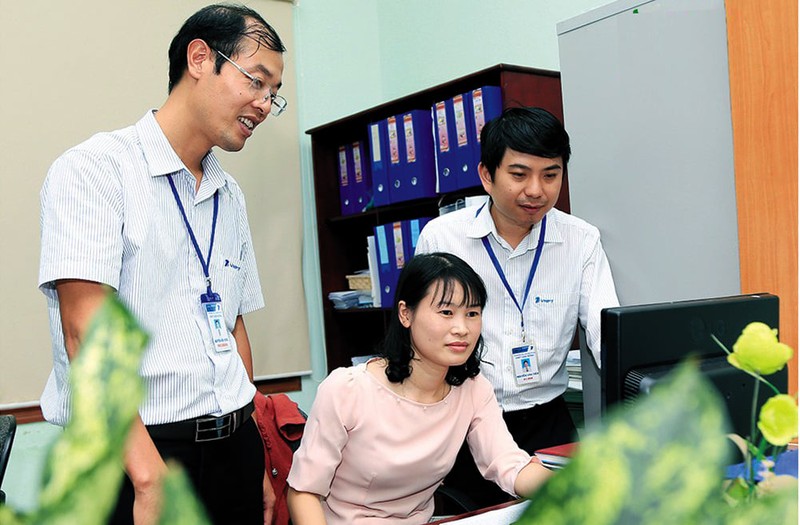 Kỹ sư VNPT hỗ trợ triển khai iOffice trên địa bàn Đắk Nông.jpg