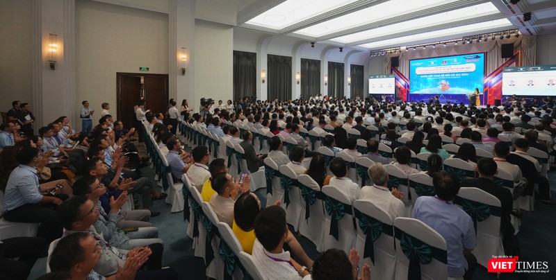 vt_dien dan kinh te so xa hoi so.JPG